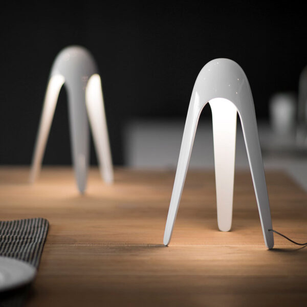 MARTINELLI-LUCE-CYBORG-TAVOLO-BIANCO-STILLUCE-STORE-BERGAMO
